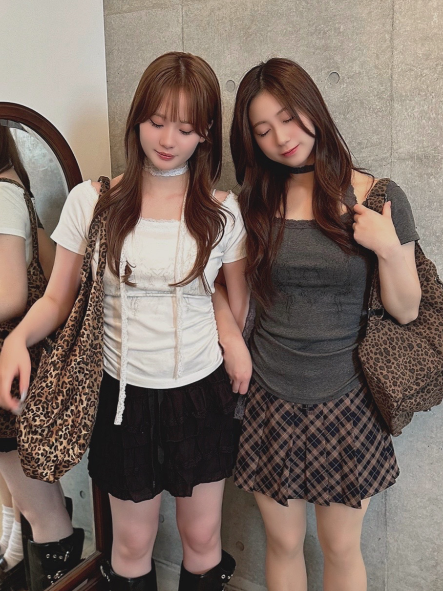 フリルカラーチョークTシャツ