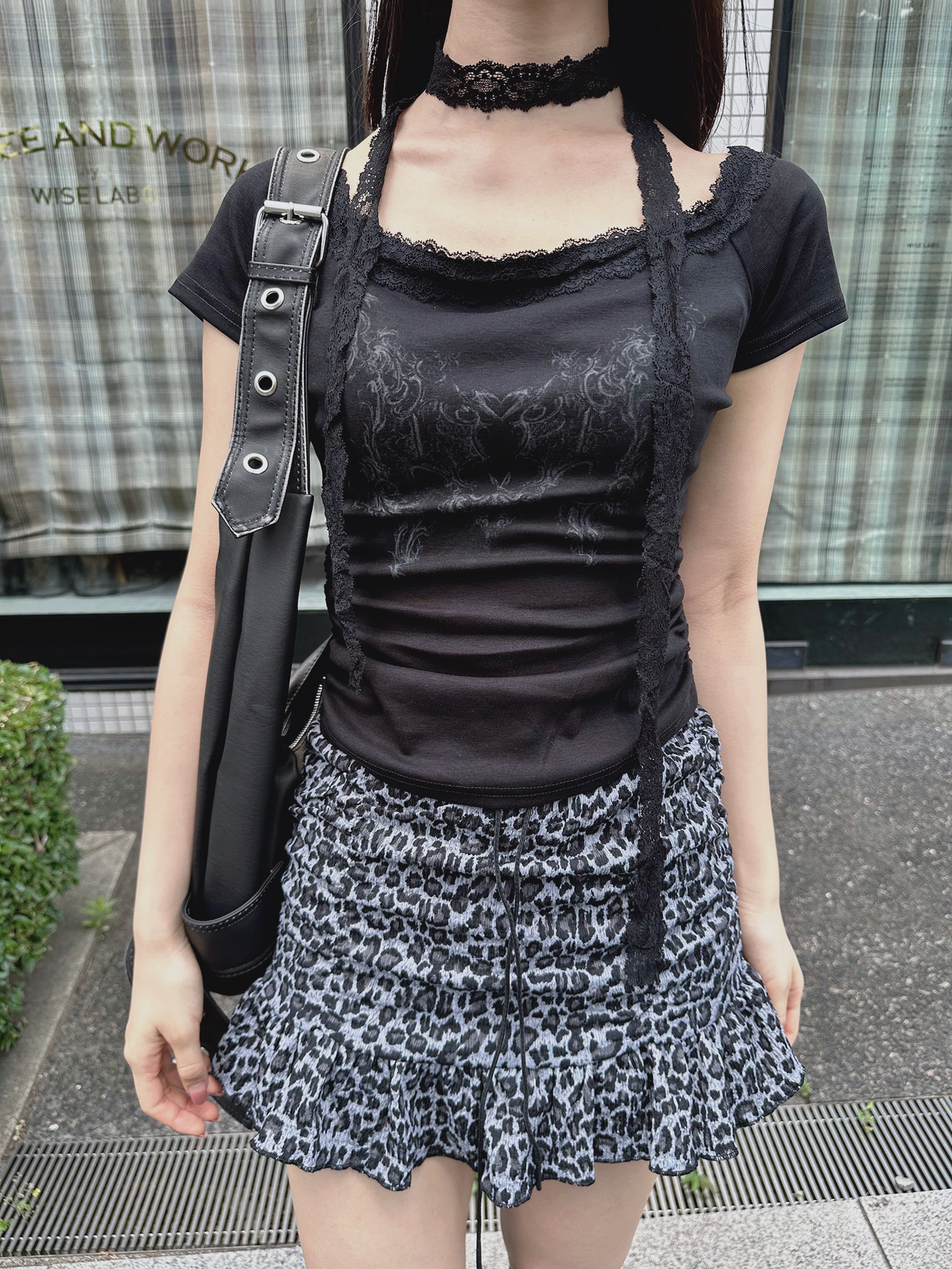 フリルカラーチョークTシャツ