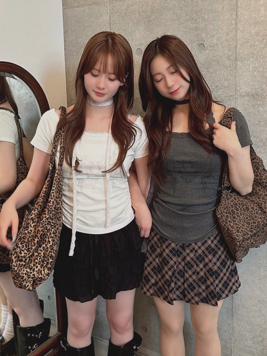 フリルカラーチョークTシャツ